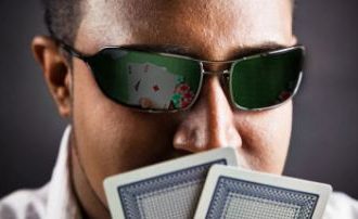 Strategie vincenti per il poker : il Semi-Bluff